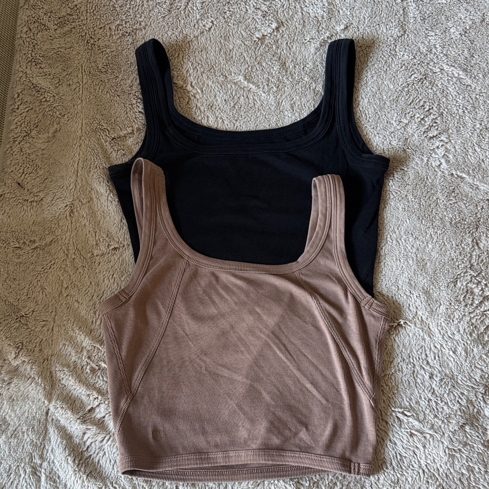 Lululemon Women's Black and Brown cropped Tank Tops